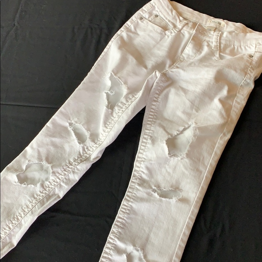 🦋 3/$20 Pretty White Skinny Ripped Jeans